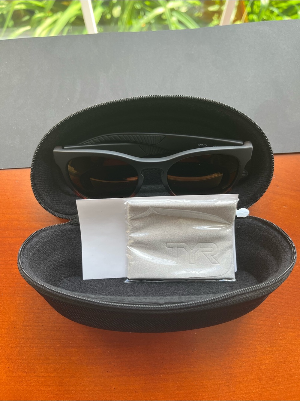 TYR Matte Black Sunglasses with Hard Case - Picture 4 of 4